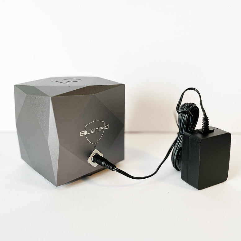 C1 Cube plugged in